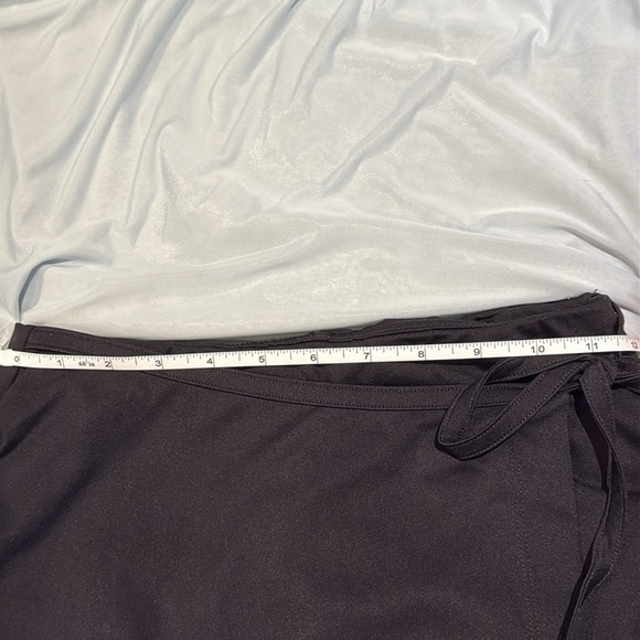 NWOT Black Tie Front Stretchy Tennis Skort with Pockets Size Small - Picture 5 of 7